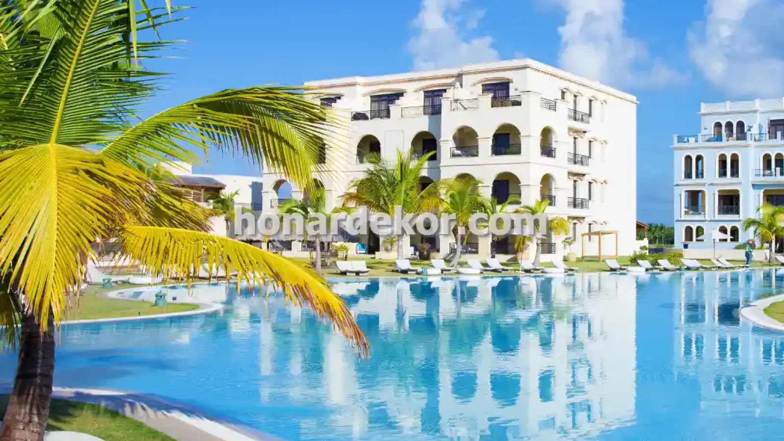 طراحی و دکوراسیون داخلی اقامتگاه بومگردی در تهران